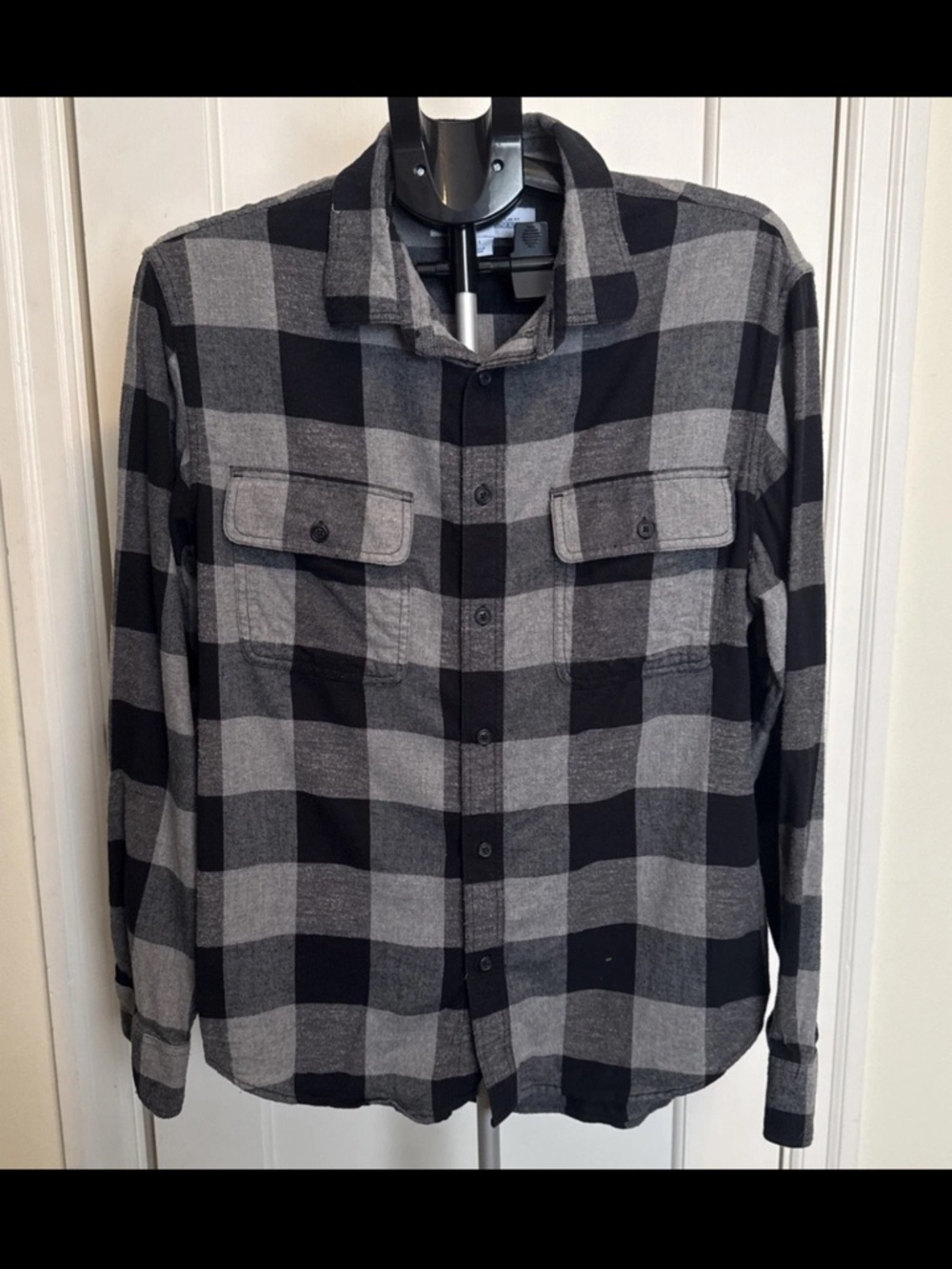 Old Navy Men’s Large L Flannel Shirt Buffalo Plaid Gray Black Built-In Flex Reg